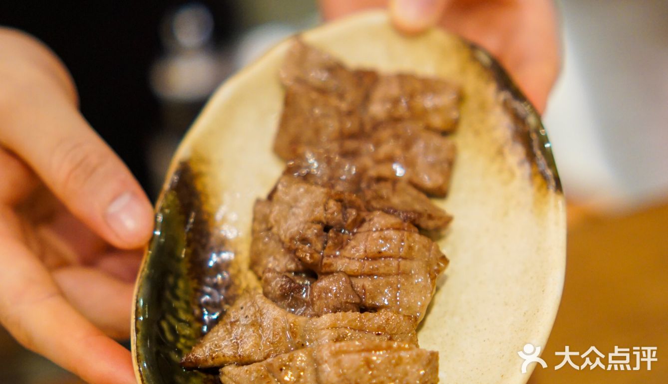 这么霸气的牛舌真的把我吸引到了