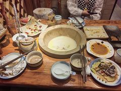 -滇香肴·云南菜蒸汽石锅鱼(云南北路店)