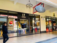 -王府井奥莱临潼小镇(临潼店)