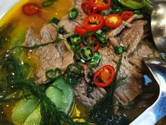 烧椒酸汤福山牛肉-闻见中国海南菜(K11店)