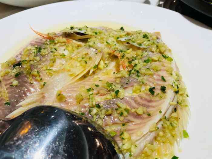 顺峰海鲜酒楼(省府店)-"菜品味道不错,赶上大厅有婚礼在包房用的餐.