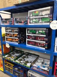 -逝水玩具折扣店