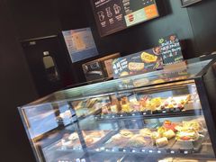 面包甜点陈列柜-星巴克(南京鼓楼吾悦广场店)