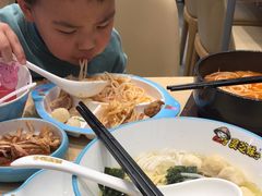 -灵芝妹子海鲜米线(凯德和平广场店)