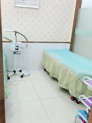 -苗医生专业祛痘·皮肤管理