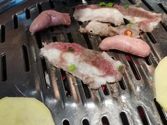 厚切猪肉-·缸桶屋·韩式牛肋条自助烤肉(西湖D11店)