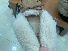 -UGG(燕莎奥特莱斯购物中心店)