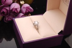 -威德钻石-克拉钻大本营(南京东路店)