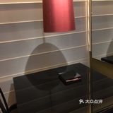 妹子都很漂亮，木老年妹子做服务生，打扮的都很精致啊