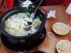 -丽虹云南过桥米线(兴工街店)