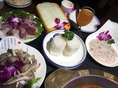 -牛员外鲜切牛肉火锅