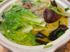 -帅巴人舅母子腊蹄民俗村