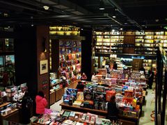 -半山书局(新世纪商城店)