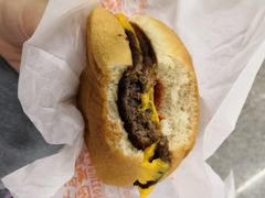 -麦当劳(轻轨曹杨路店)