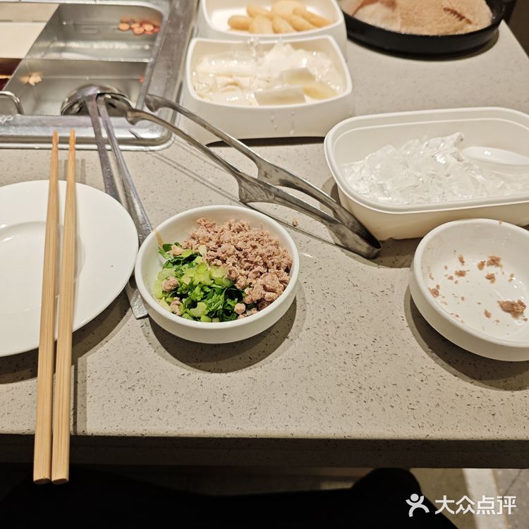 今天火锅吃撑了，超满足