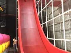 -嘿哟动霸CHUA·新潮玩运动娱乐中心·蹦床滑冰团建乐园