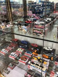 -逝水玩具折扣店