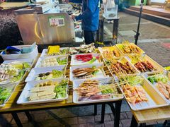 -山野的朋友露营炭火烤肉