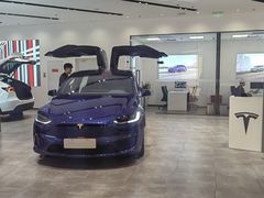 -TESLA 特斯拉(上海太古汇体验店)