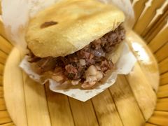 -闫家驴肉老店(华电一校店)
