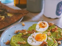 牛油果煮蛋吐司-RAC BAR(安福路店)