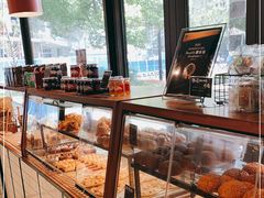 -Dough&Joe团憩(瑞虹天地月亮湾店)