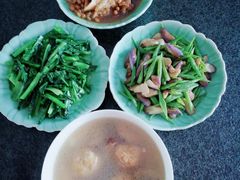 -爱的果实月嫂育婴师(世纪东方店)