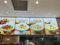 -小杨生煎(金山百联购物中心3楼店)