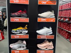 -NIKE上海青浦优选体验店