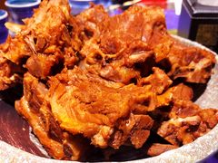 特色大铁锅烀腔骨-95号酱骨·一块豆腐(展春园西路店)