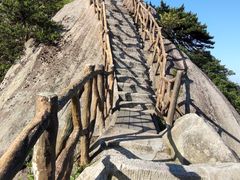-罗田薄刀峰风景区