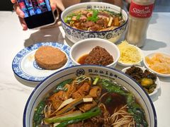 -镇南锅盖面馆(解放路店)