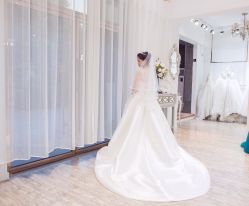-派丽莫Pellimo原创设计婚纱品牌
