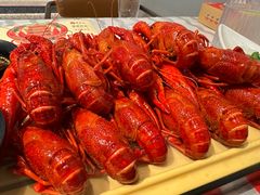 -肥肥虾庄·金牌油焖大虾(汉街SKP店)