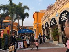-佛罗伦萨小镇广佛名品奥特莱斯(疏港路店)