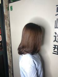 -UN·SAKA 右嗯造型