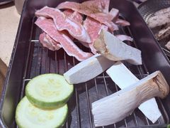 猪颈肉-蚂蚁洞·烤肉大营地(上海静安大悦城店)
