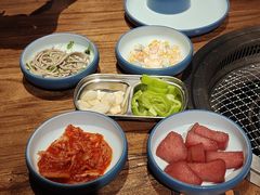 -明洞阿姨·韩式酱蟹烤肉·创意料理(三元桥店)