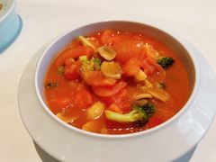 西红柿口蘑煮西兰花-壹零捌道·北京烤鸭(车公庄店)