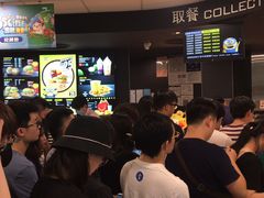 等位区-麦当劳(城东万达广场店)