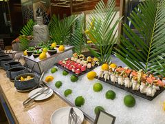 -大中华希尔顿酒店-念自助餐·嗨啤·小龙虾