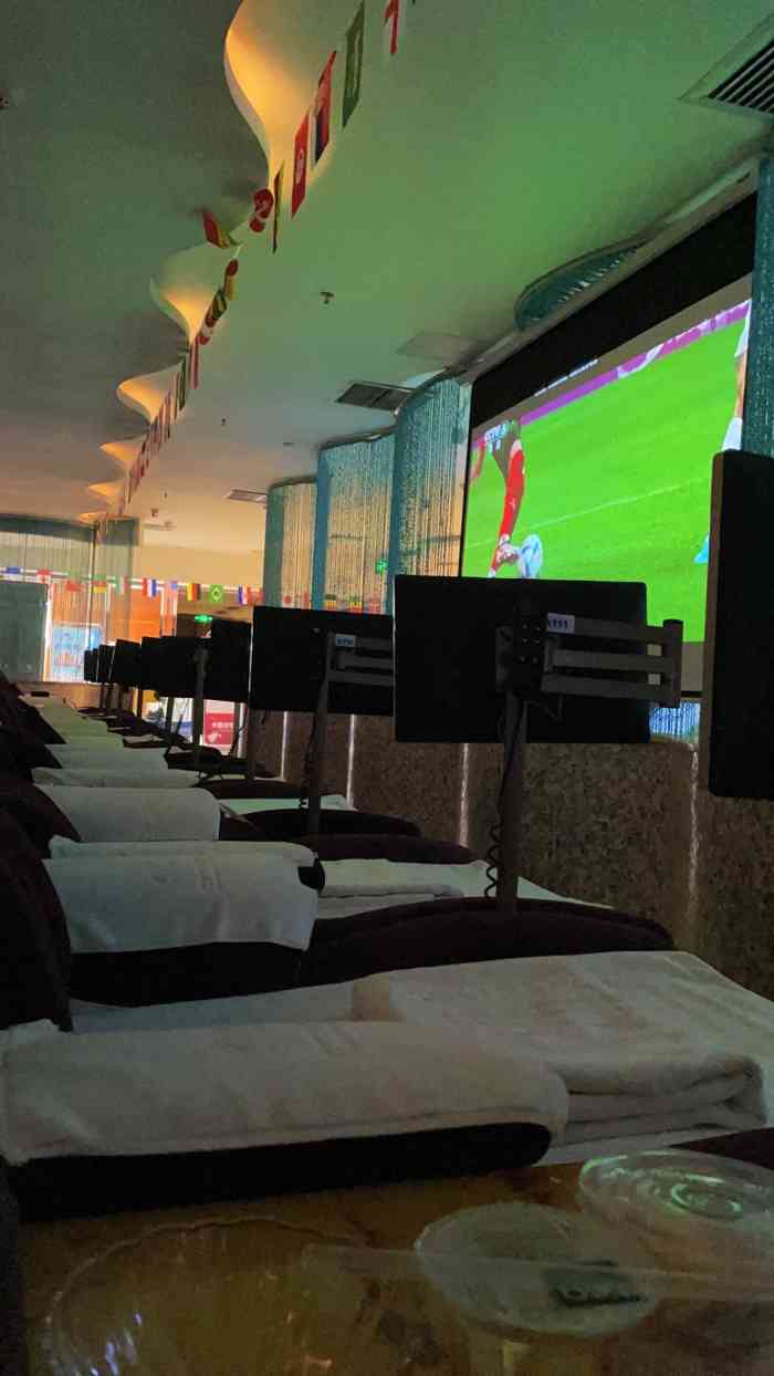 中潜潜水世界-"[环境]我们集体团建活动,上午去了凤凰山.