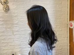 -一東造型烫发染发