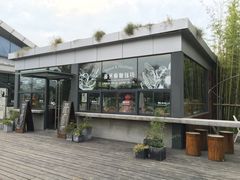 -田园东方蜜桃村的田野营地