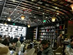 -钟书阁(松江泰晤士小镇店)