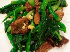 芥兰炒牛肉-金穗园·砂锅粥.醉鸡煲火锅(长寿路店)