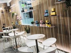 用餐区-奈雪的茶(市百一店)