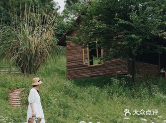 成都有个小北欧这是羊圈改造的木屋餐厅