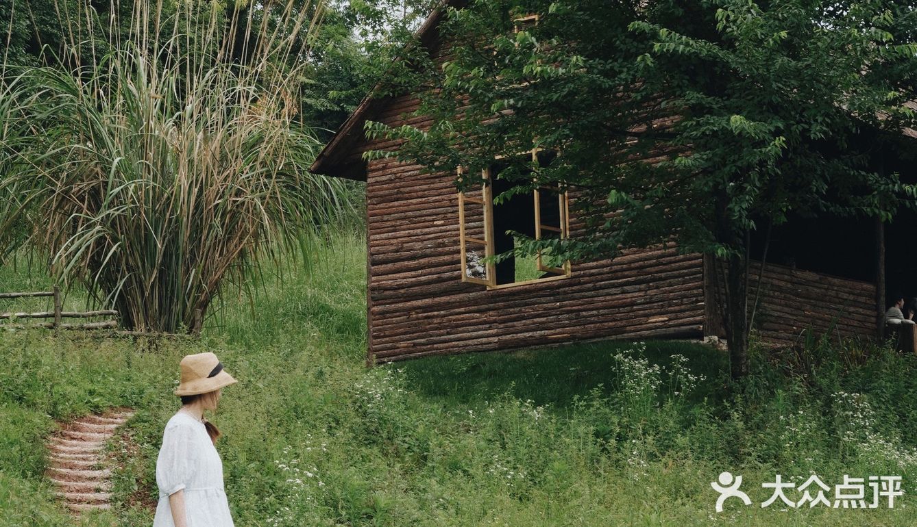 成都有个小北欧🌲这是羊圈改造的木屋餐厅