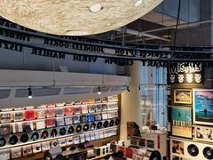 -黑胶星球(华发中城商都店)